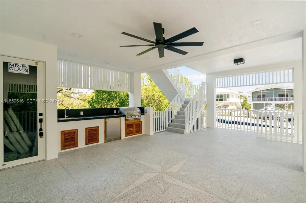 862 Cardinal Ln Key Largo, FL 33037