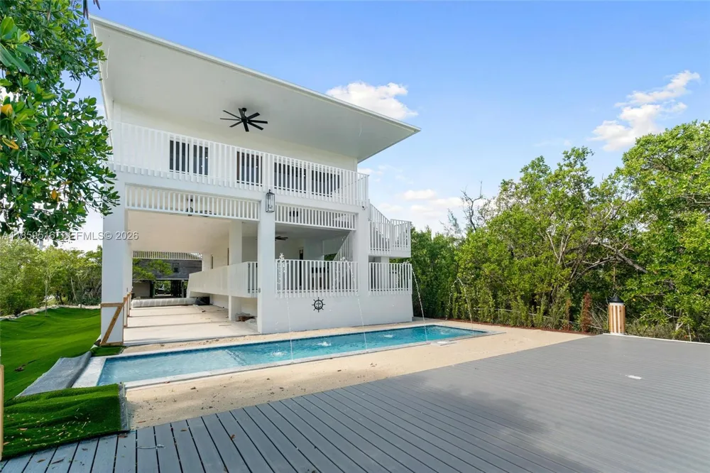 862 Cardinal Ln Key Largo, FL 33037