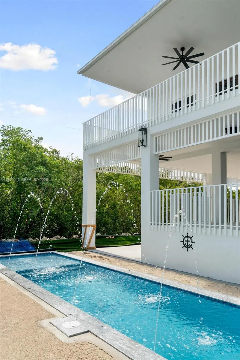 862 Cardinal Ln Key Largo, FL 33037