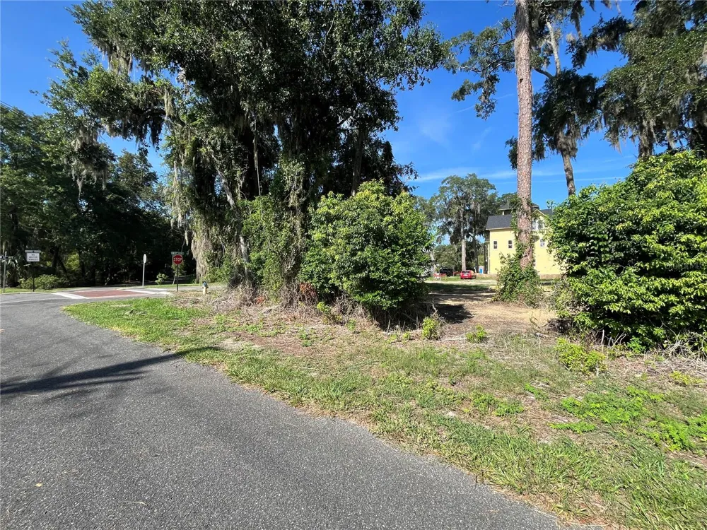 214 NW 12TH AVENUE Gainesville, FL 32601