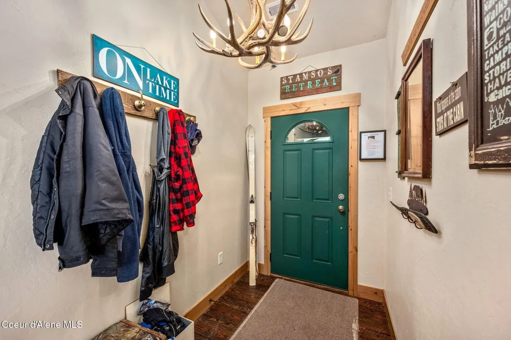 96 Tracy Lane Priest Lake, ID 83856