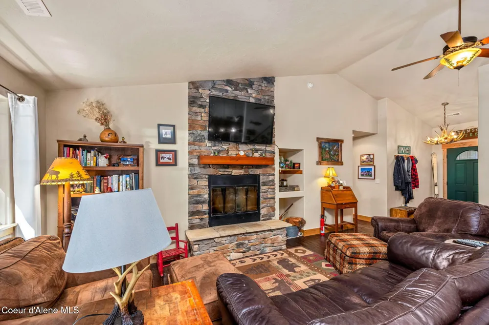 96 Tracy Lane Priest Lake, ID 83856