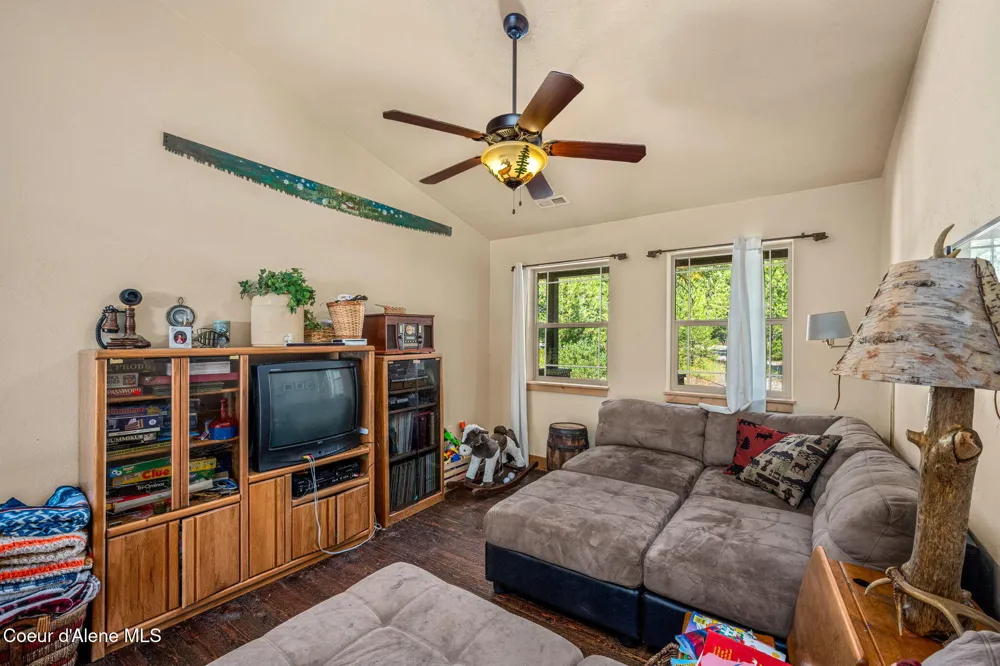 96 Tracy Lane Priest Lake, ID 83856