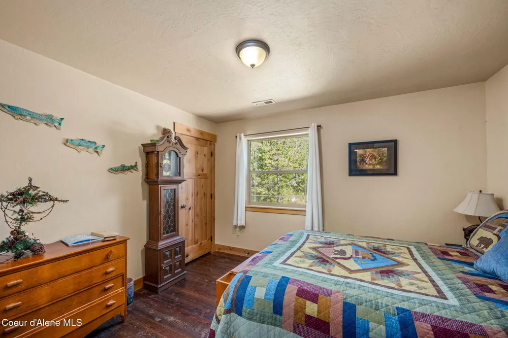 96 Tracy Lane Priest Lake, ID 83856
