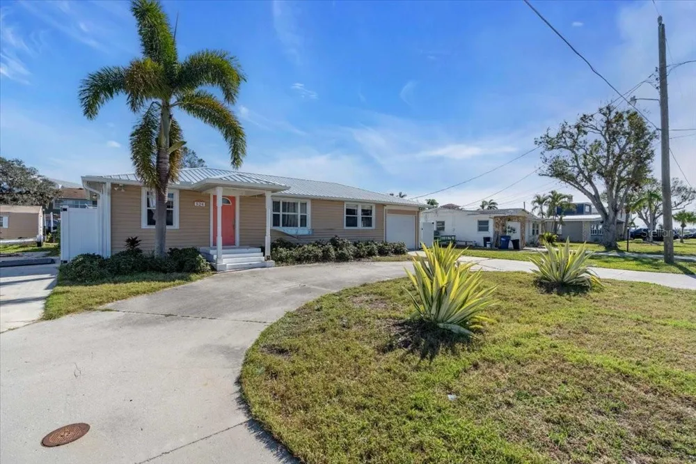 524 PALM AVENUE Ellenton, FL 34222