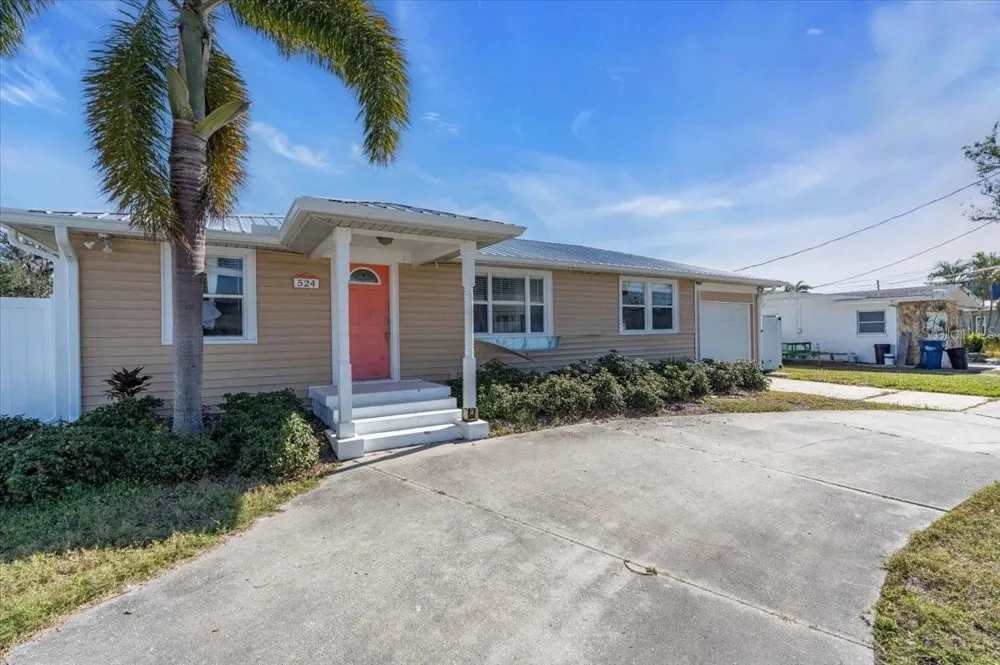 524 PALM AVENUE Ellenton, FL 34222