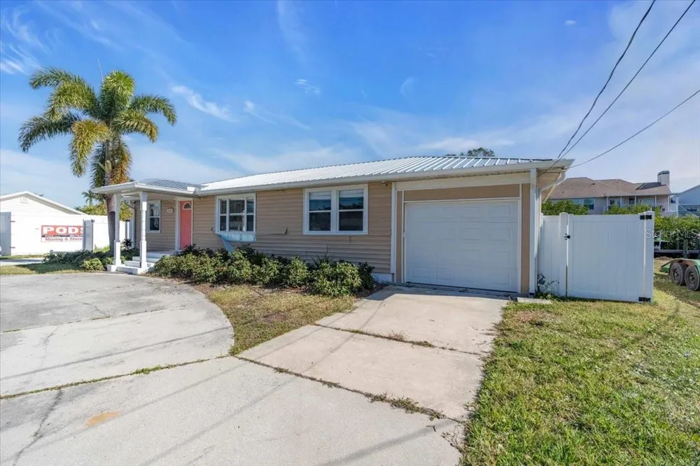 524 PALM AVENUE Ellenton, FL 34222