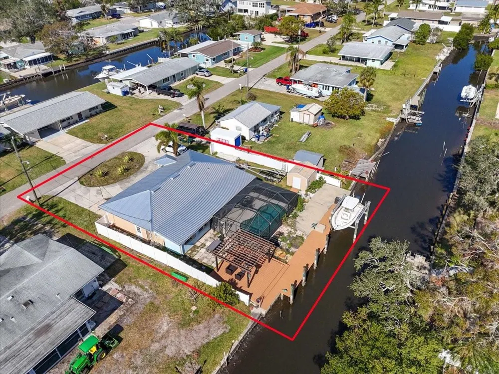 524 PALM AVENUE Ellenton, FL 34222