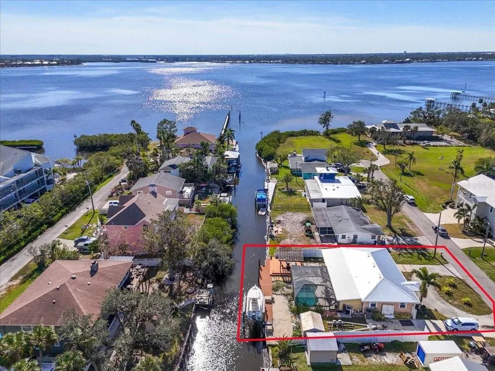 524 PALM AVENUE Ellenton, FL 34222