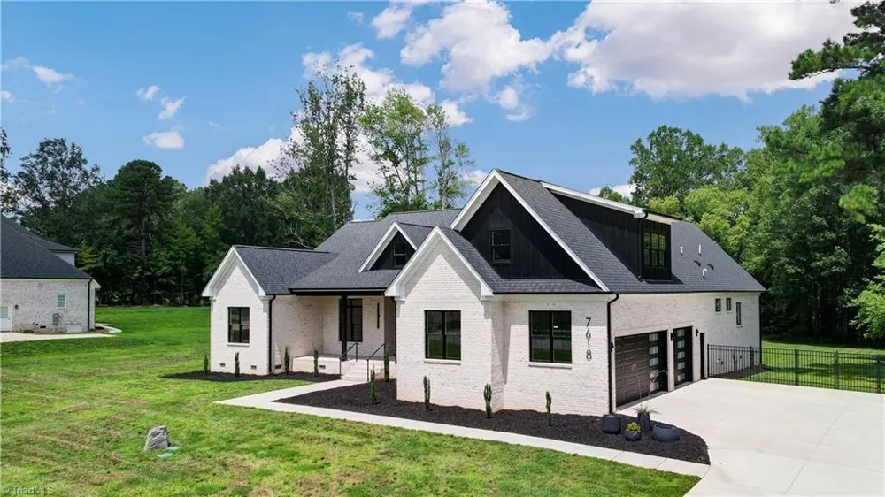 7618 Pemberley Drive Oak Ridge, NC 27310