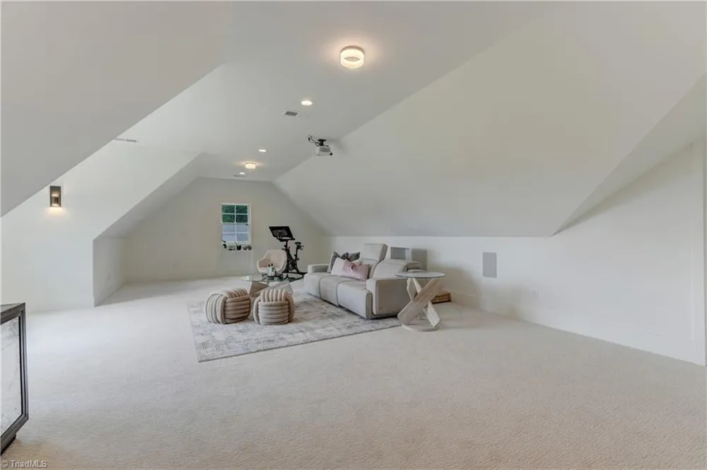 7618 Pemberley Drive Oak Ridge, NC 27310