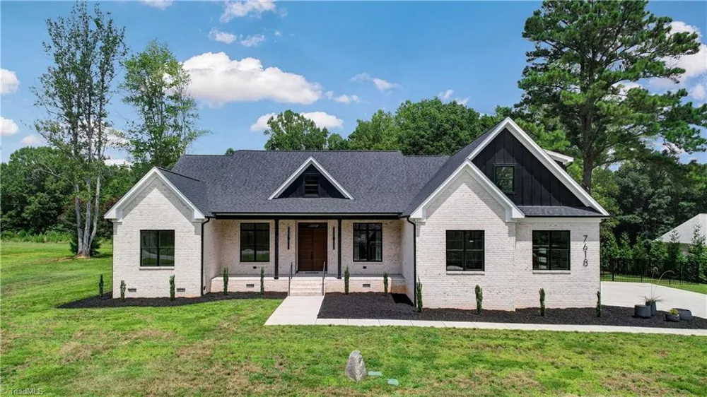 7618 Pemberley Drive Oak Ridge, NC 27310