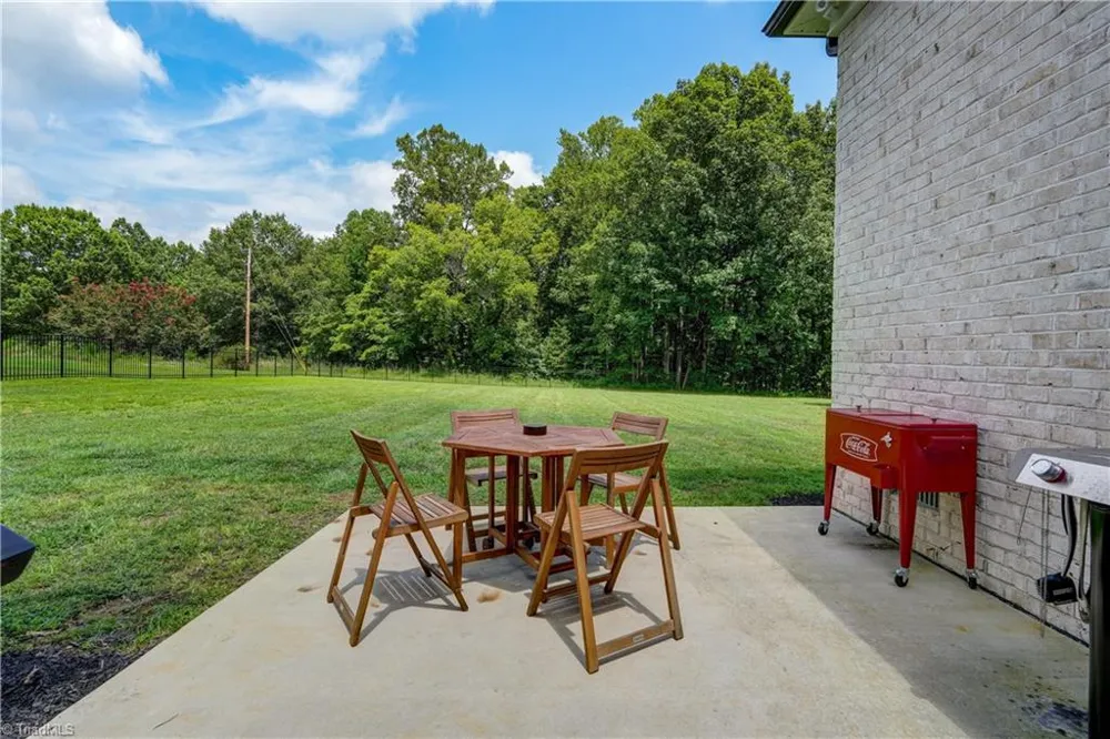 7618 Pemberley Drive Oak Ridge, NC 27310