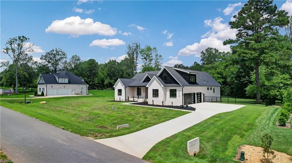 7618 Pemberley Drive Oak Ridge, NC 27310