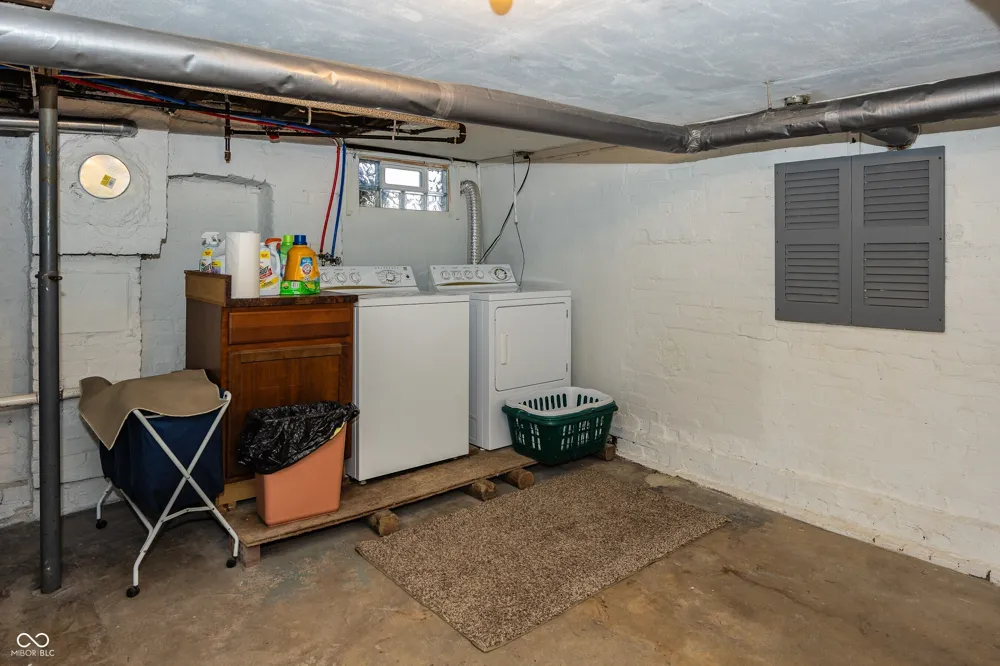 116 W Main Street Knightstown, IN 46148