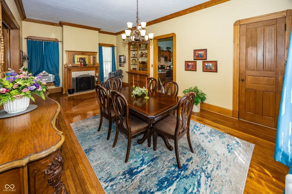 116 W Main Street Knightstown, IN 46148
