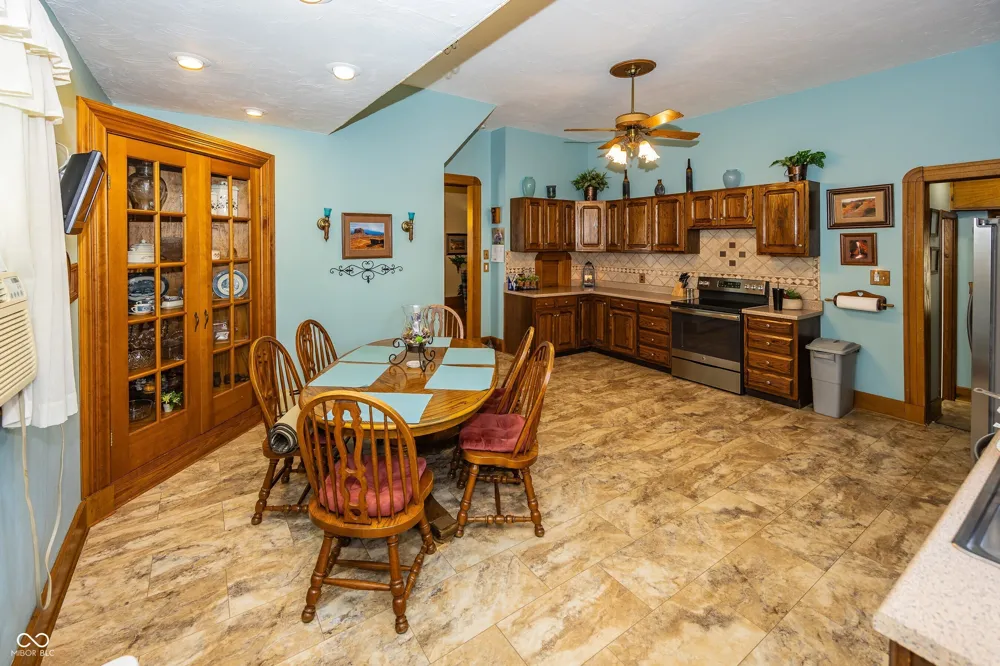 116 W Main Street Knightstown, IN 46148