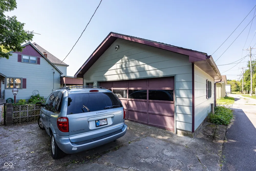 116 W Main Street Knightstown, IN 46148