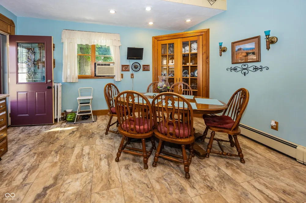 116 W Main Street Knightstown, IN 46148