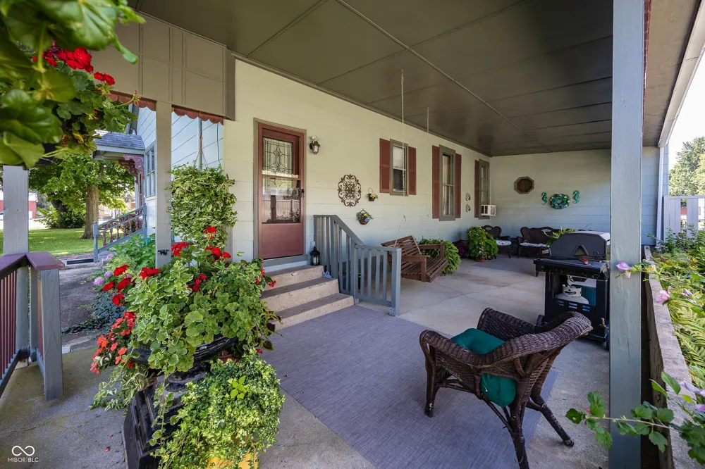 116 W Main Street Knightstown, IN 46148