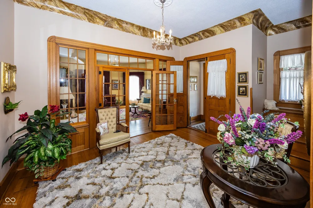 116 W Main Street Knightstown, IN 46148