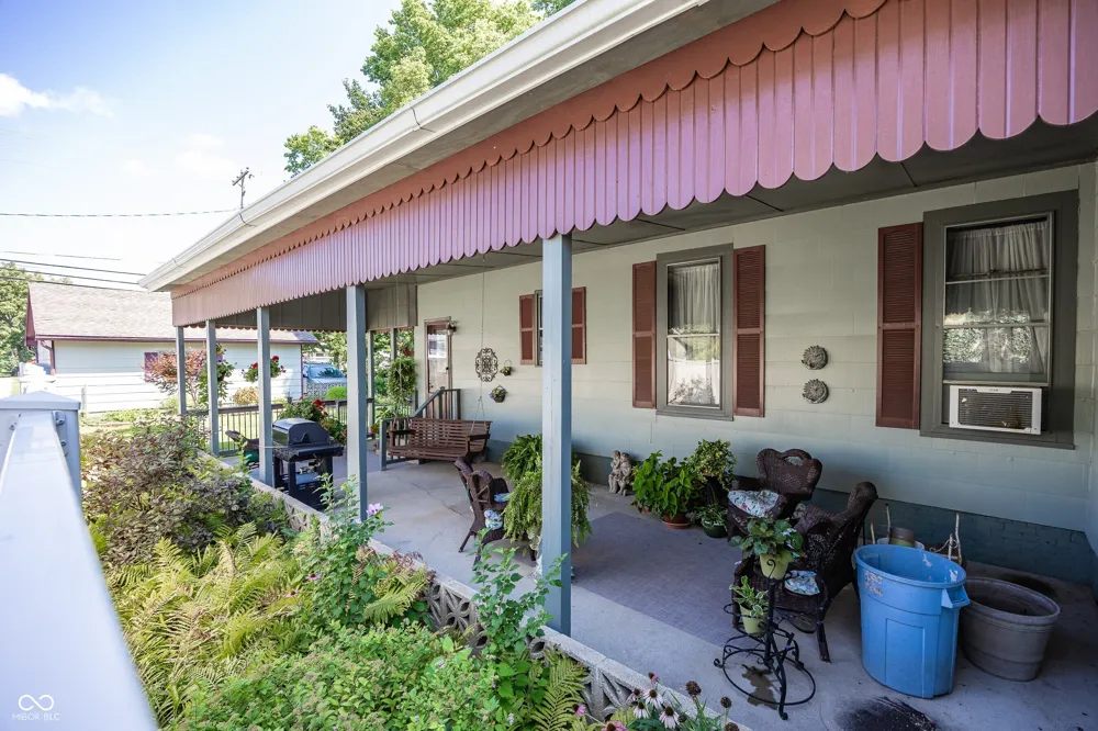116 W Main Street Knightstown, IN 46148