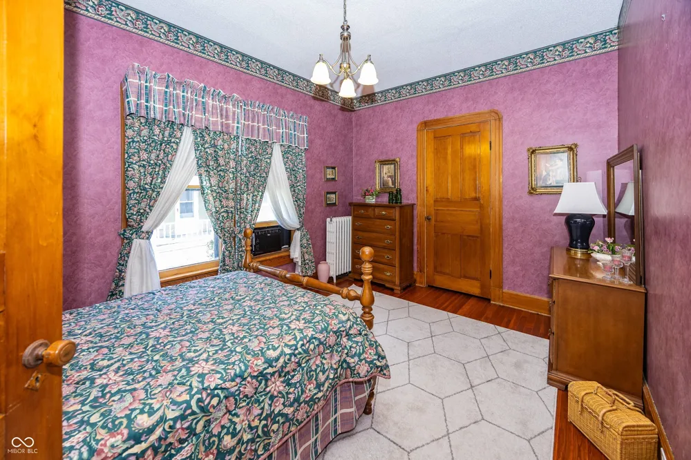 116 W Main Street Knightstown, IN 46148