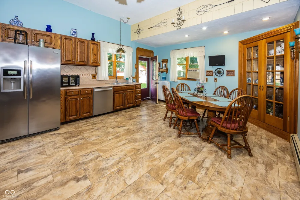 116 W Main Street Knightstown, IN 46148