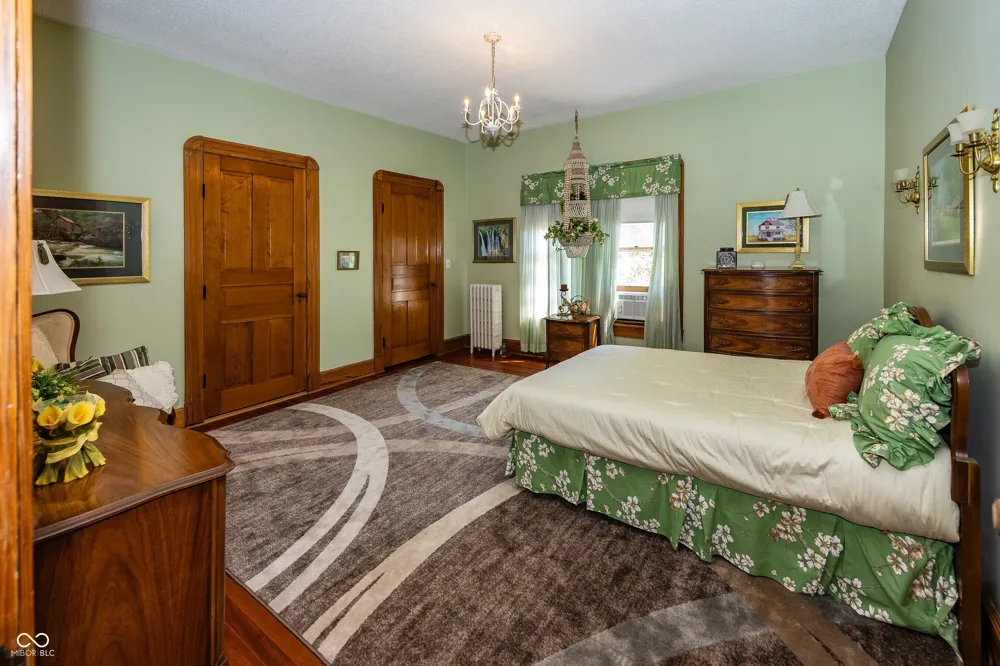116 W Main Street Knightstown, IN 46148