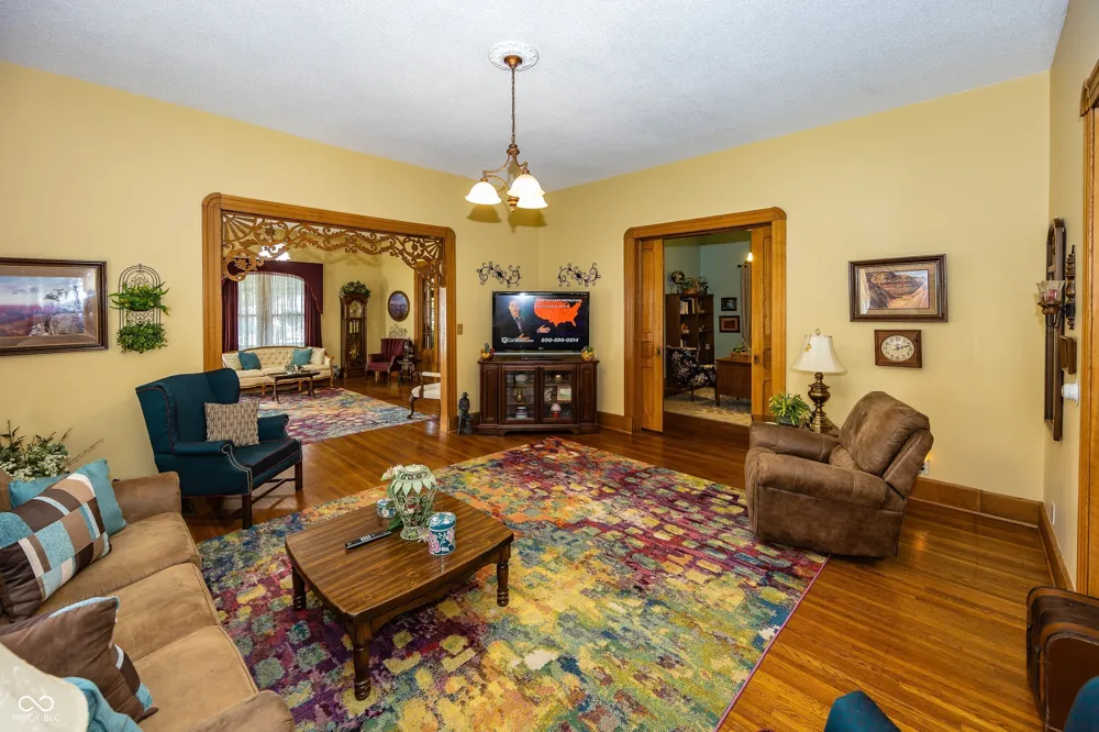116 W Main Street Knightstown, IN 46148