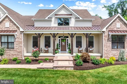 5 FULTON COURT
