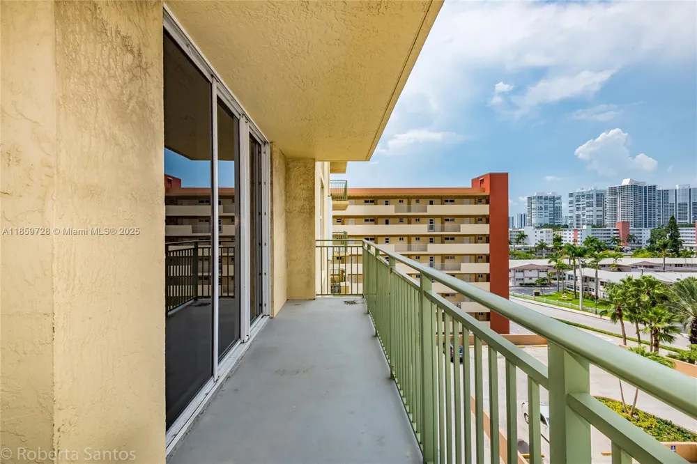 2080 S Ocean Dr #602 Hallandale Beach, FL 33009