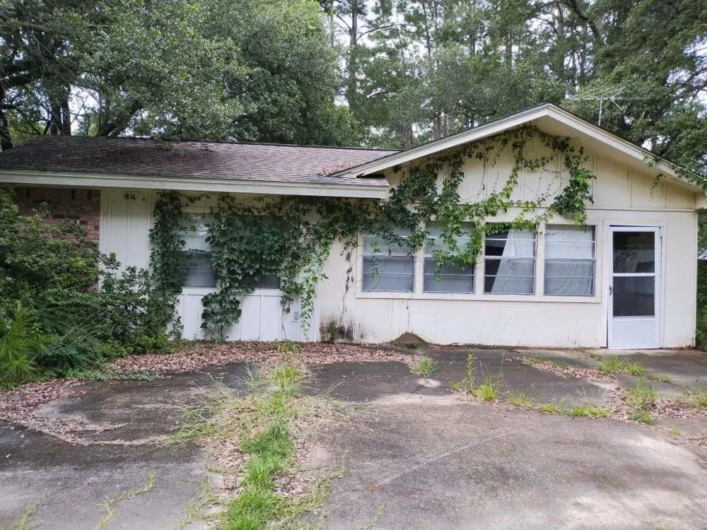 1806 S Elizabeth Avenue Kirbyville, TX 75956