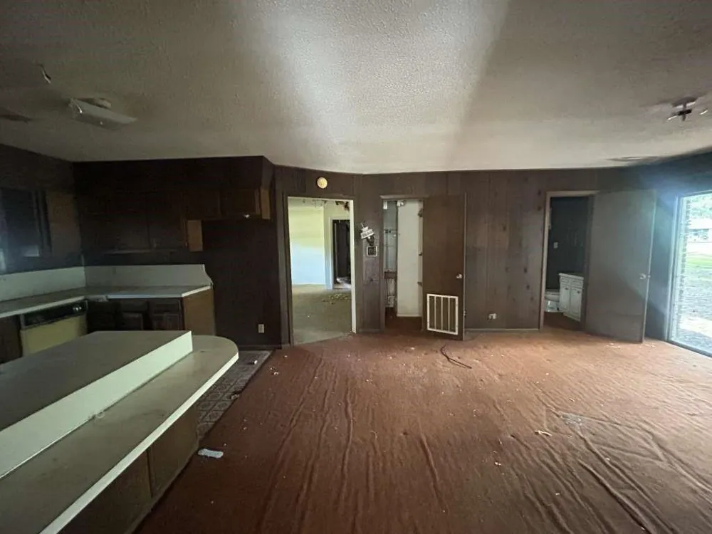1806 S Elizabeth Avenue Kirbyville, TX 75956