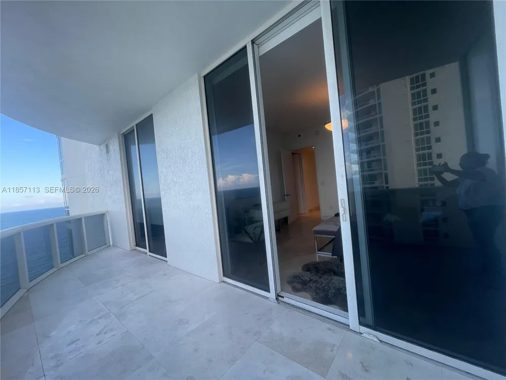 16001 Collins Ave #1402 Sunny Isles Beach, FL 33160