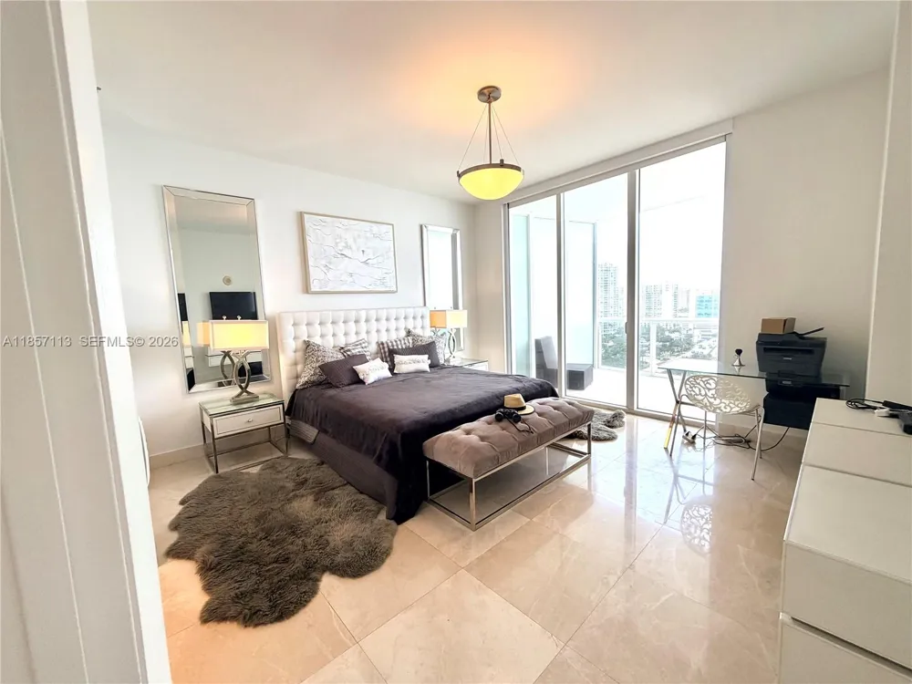 16001 Collins Ave #1402 Sunny Isles Beach, FL 33160