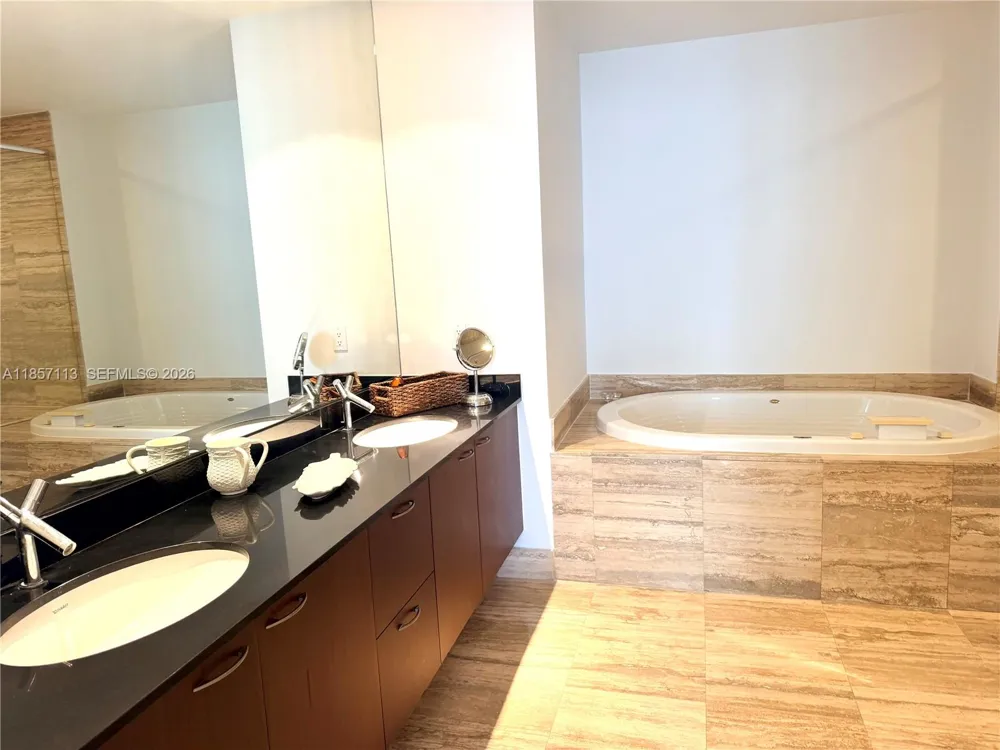 16001 Collins Ave #1402 Sunny Isles Beach, FL 33160