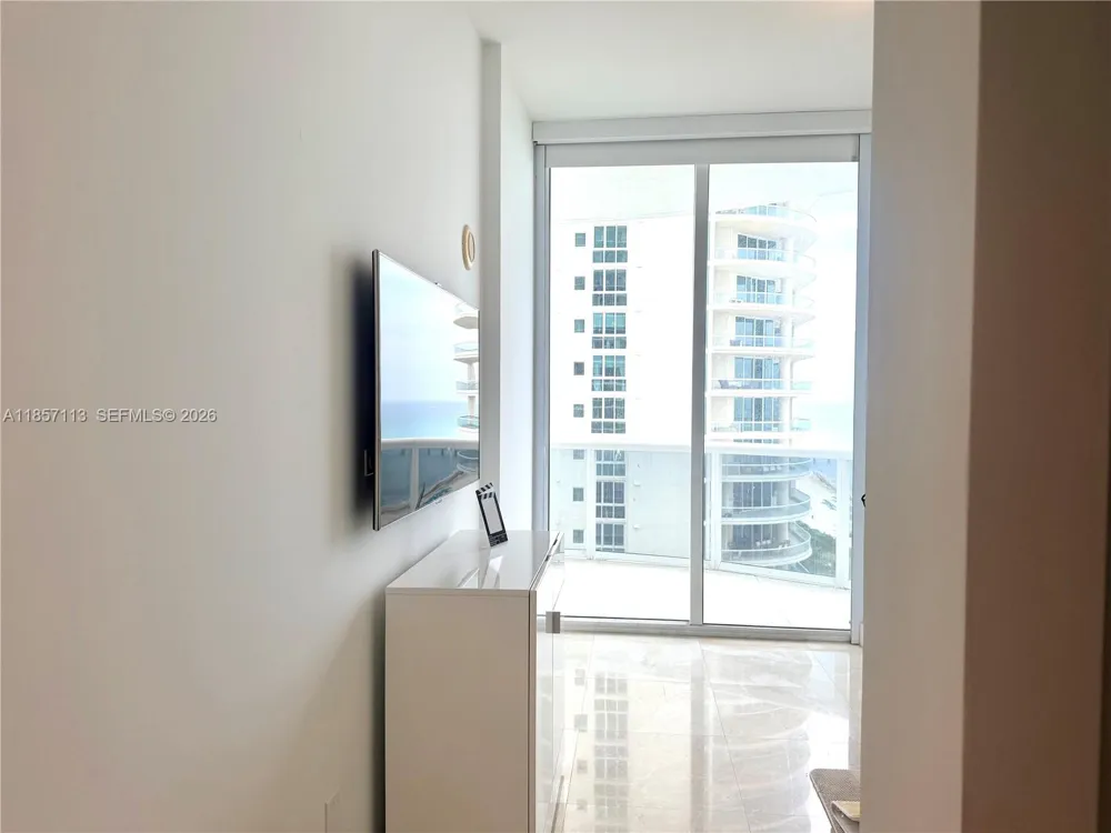 16001 Collins Ave #1402 Sunny Isles Beach, FL 33160