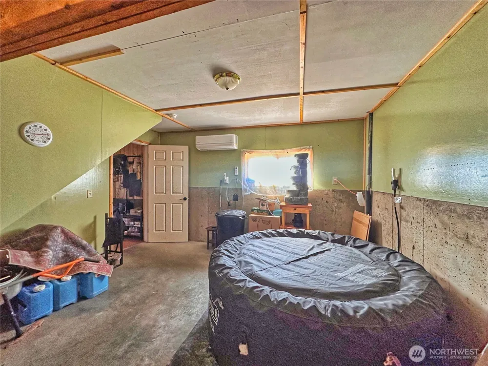 76 B Westlake Road Oroville, WA 98844