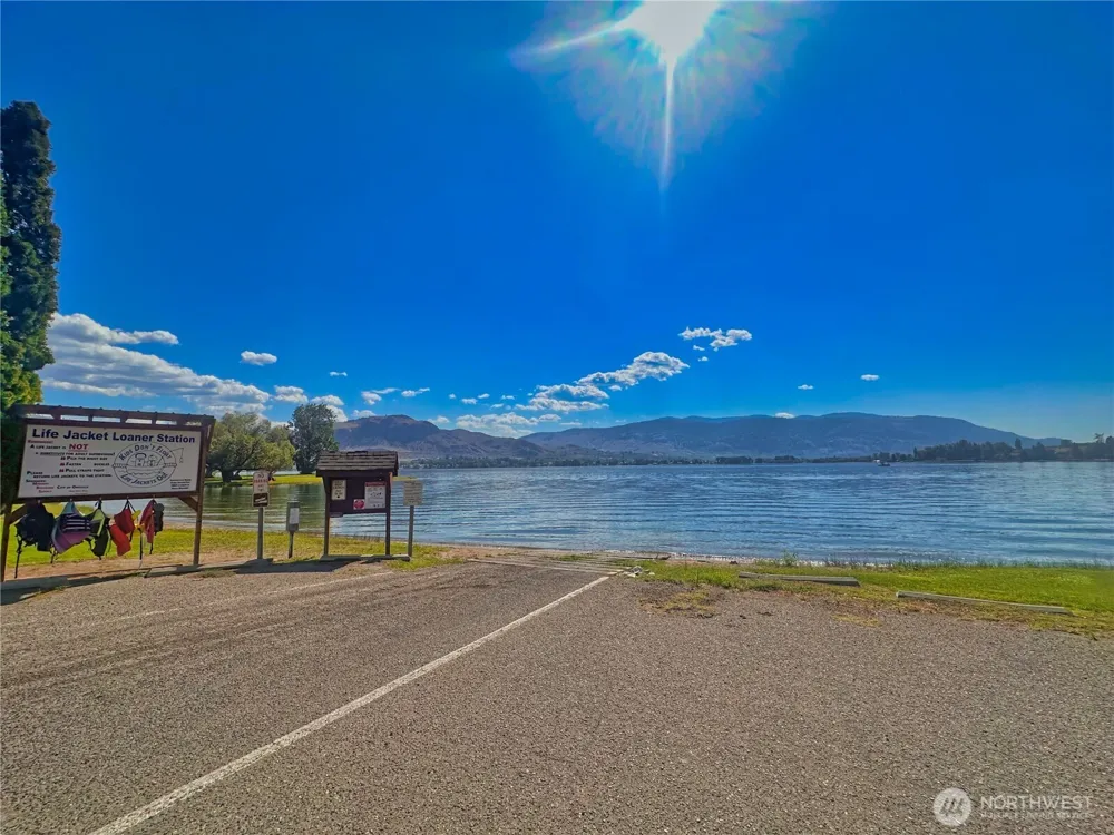 76 B Westlake Road Oroville, WA 98844