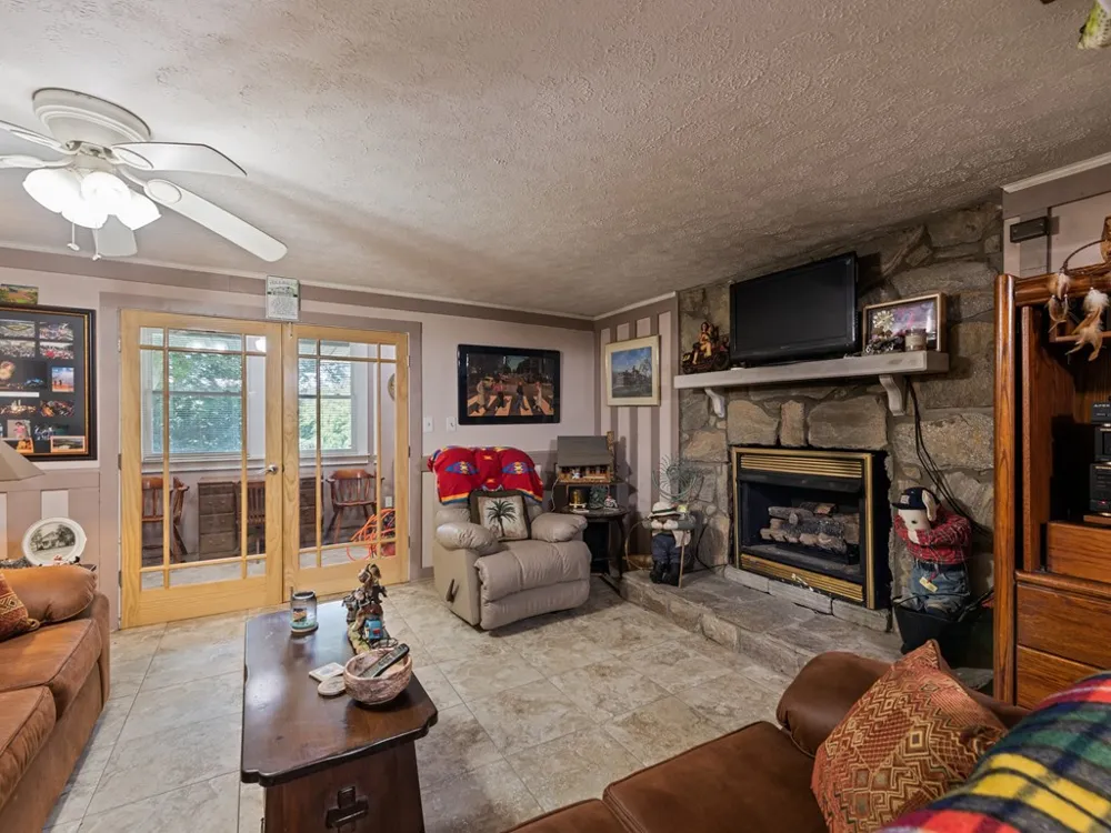 Vista Dr Clyde, NC 28721