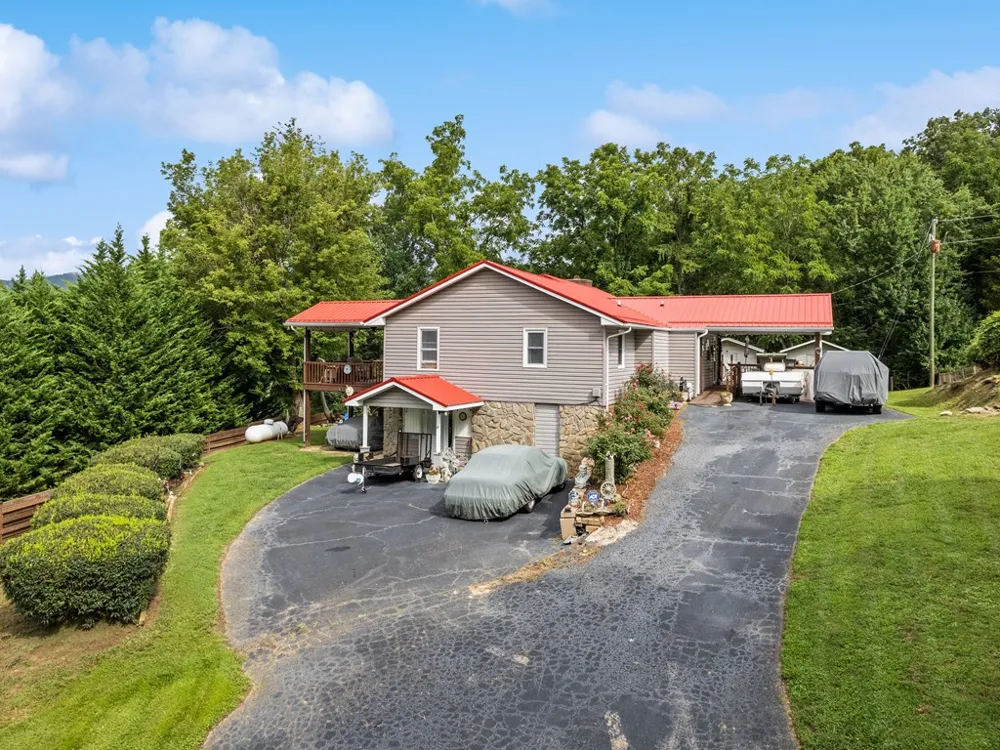Vista Dr Clyde, NC 28721