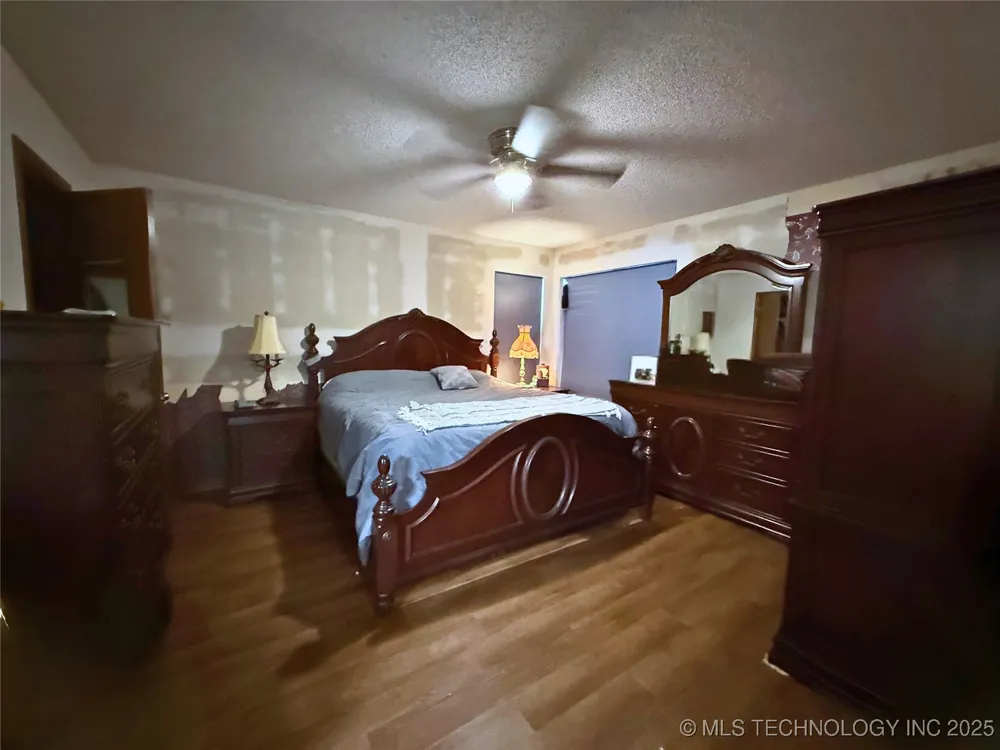 705 Shirley Madill, OK 73446