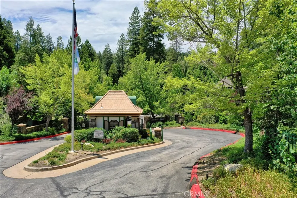 27513 Meadow Bay Drive Lake Arrowhead, CA 92352