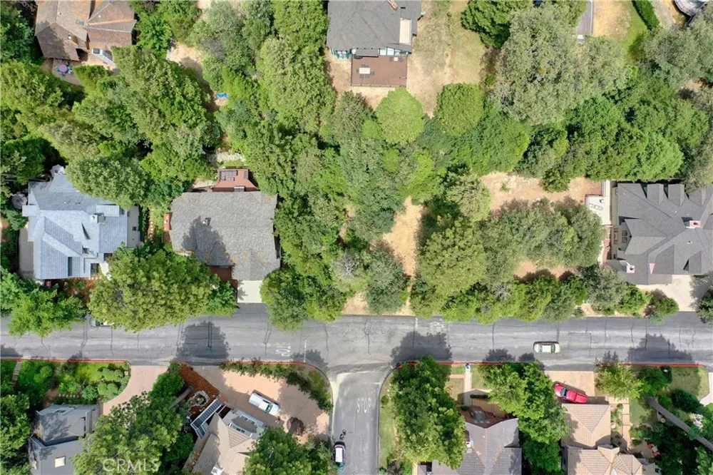 27513 Meadow Bay Drive Lake Arrowhead, CA 92352