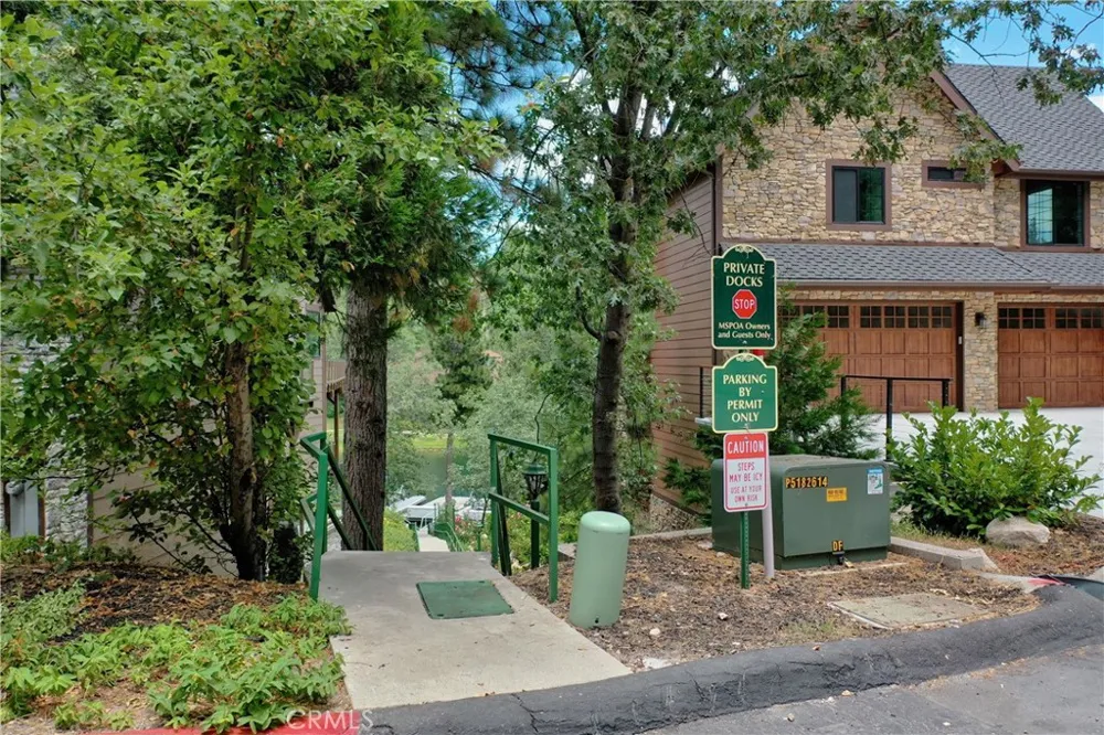 27513 Meadow Bay Drive Lake Arrowhead, CA 92352
