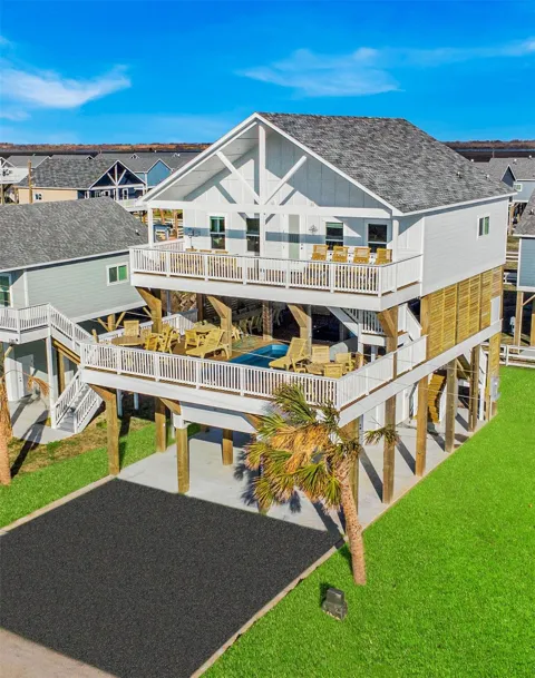 1038 Victoria Lane