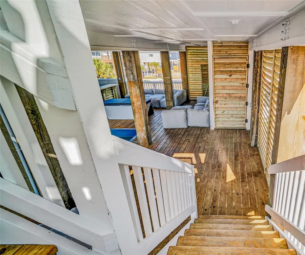 1038 Victoria Lane Gilchrist, TX 77617