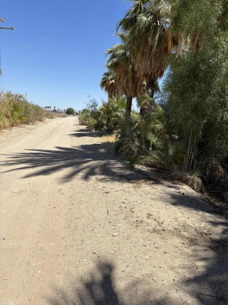 51 4th St Niland, CA 92257