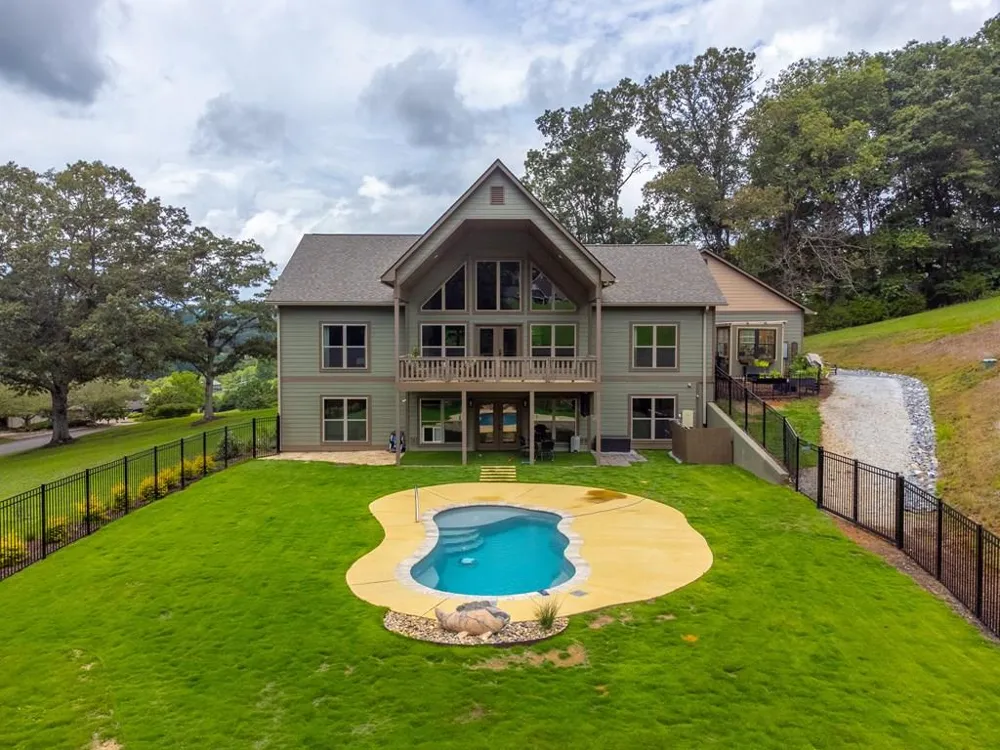 1180 Porter Creek Dr